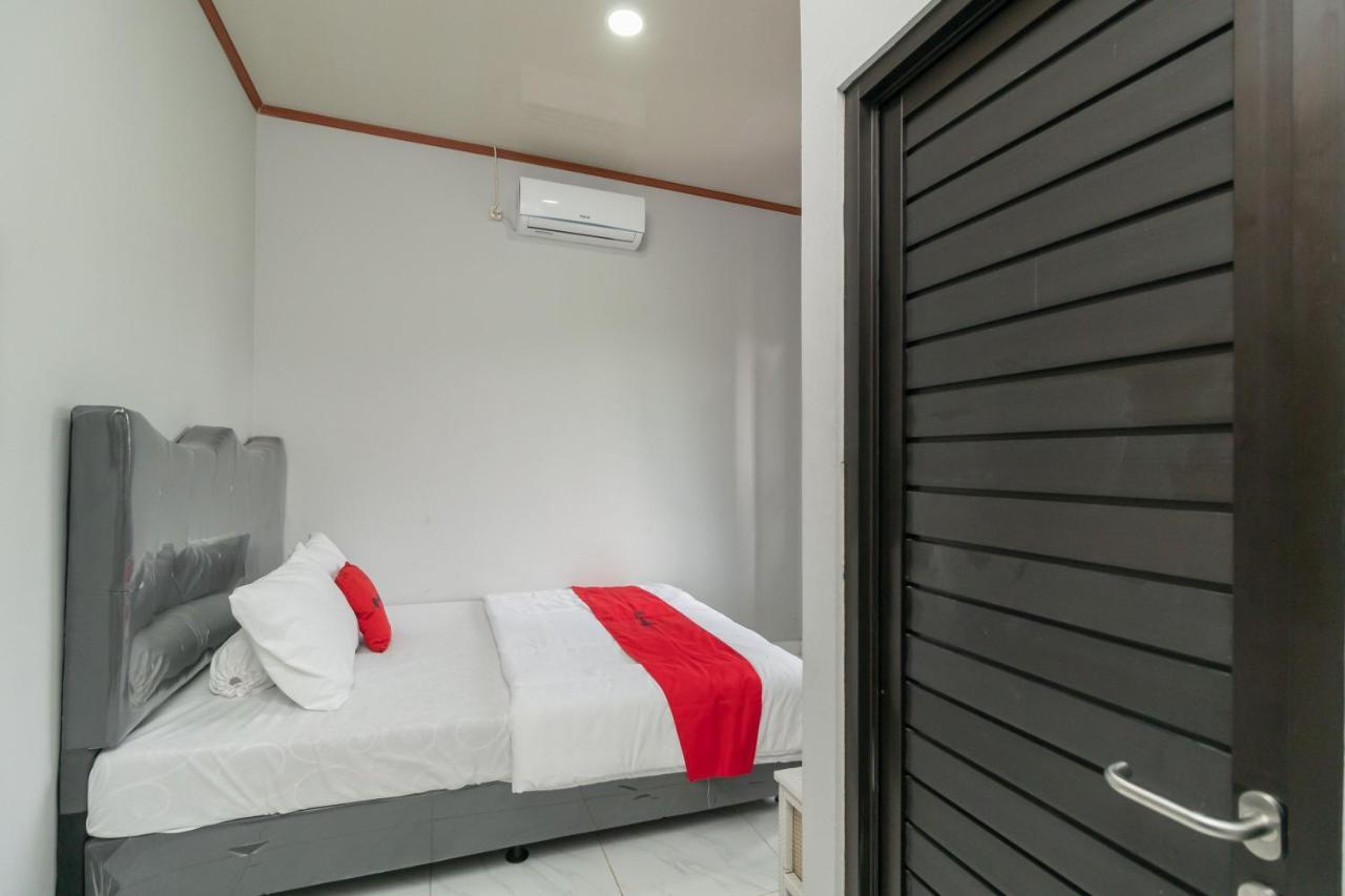 Reddoorz Plus Near Jungeland Sentul Bogor Exterior photo