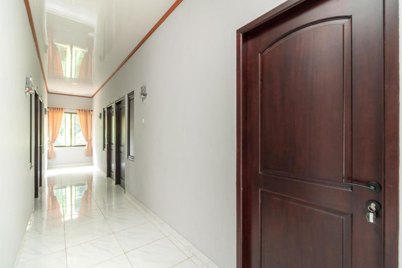 Reddoorz Plus Near Jungeland Sentul Bogor Exterior photo